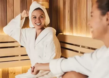 Comparing Steam Room vs Sauna: Health Benefits and Distinctions